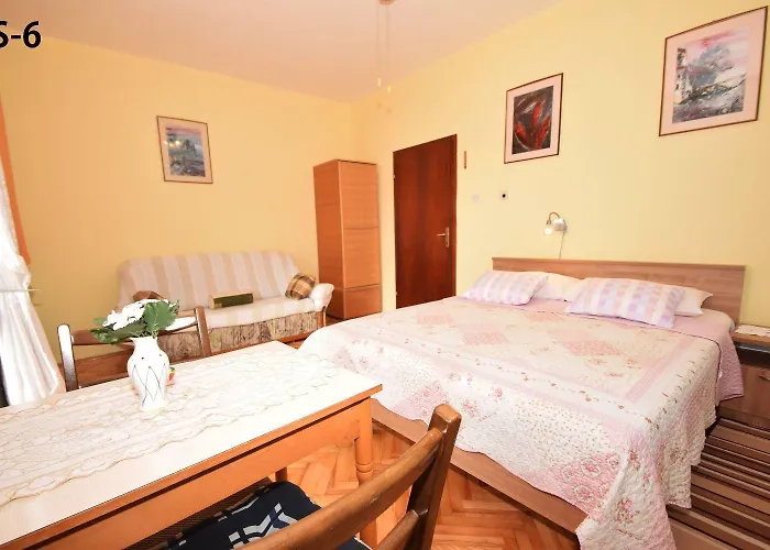 Apartment And Mirja Starigrad Paklenica