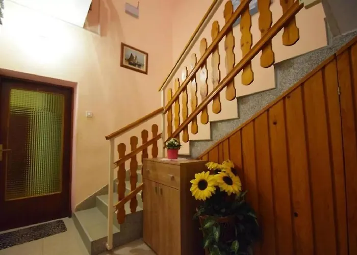 Apartment And Mirja *